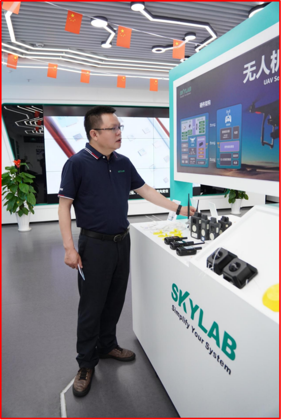 e2bf97af-63d8-4935-8a47-7145071046fa